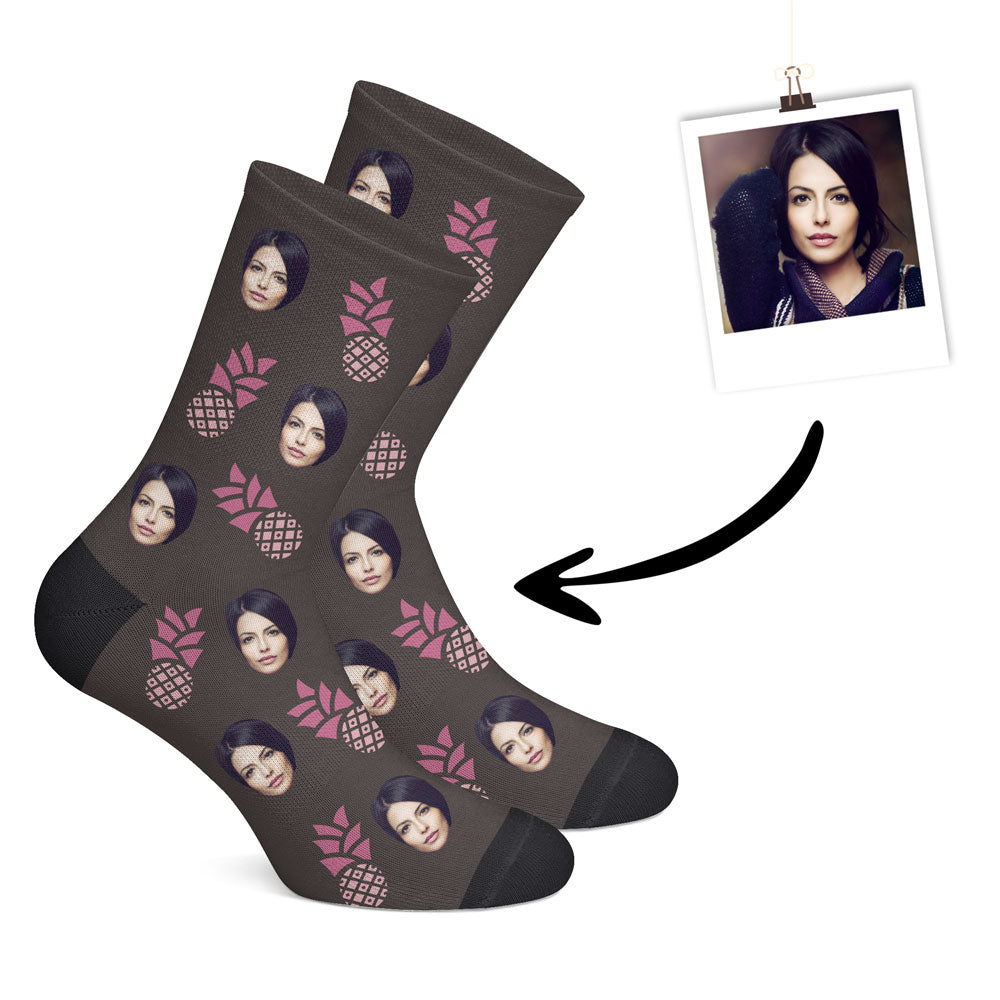 Personalisierte Ananas Socken Lila